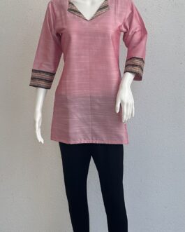 Plain pink – stripes collar